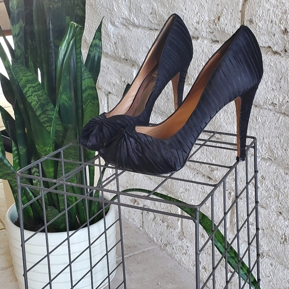 Badgley Mischka Black Satin & Leather Sole Heels - Picture 6 of 9